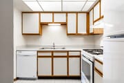 2BR, 2BA -Devin- Kitchen