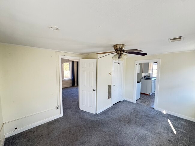 Photo - 103 Center St