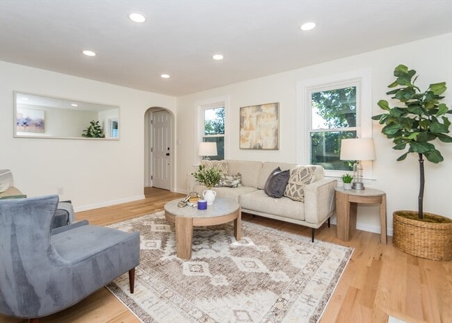 Photo - 23 Cheney St