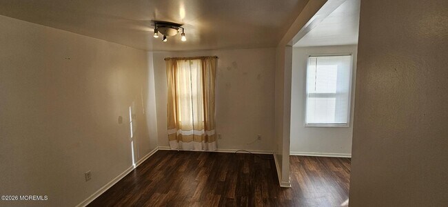 Photo - 402 W Green St