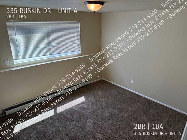 Photo - 335 Ruskin Dr Unit A