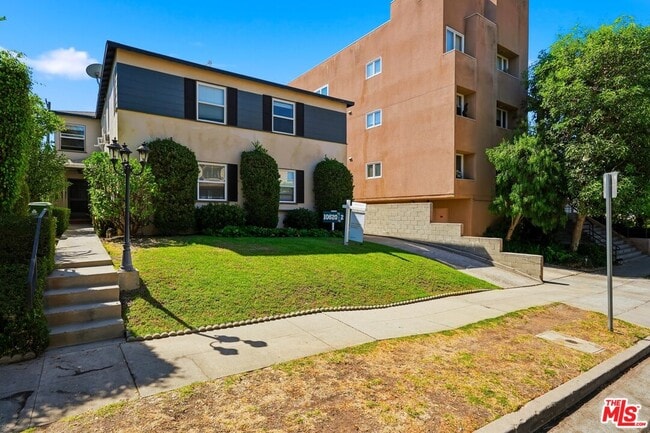 Photo - 10620 1/2 Holman Ave