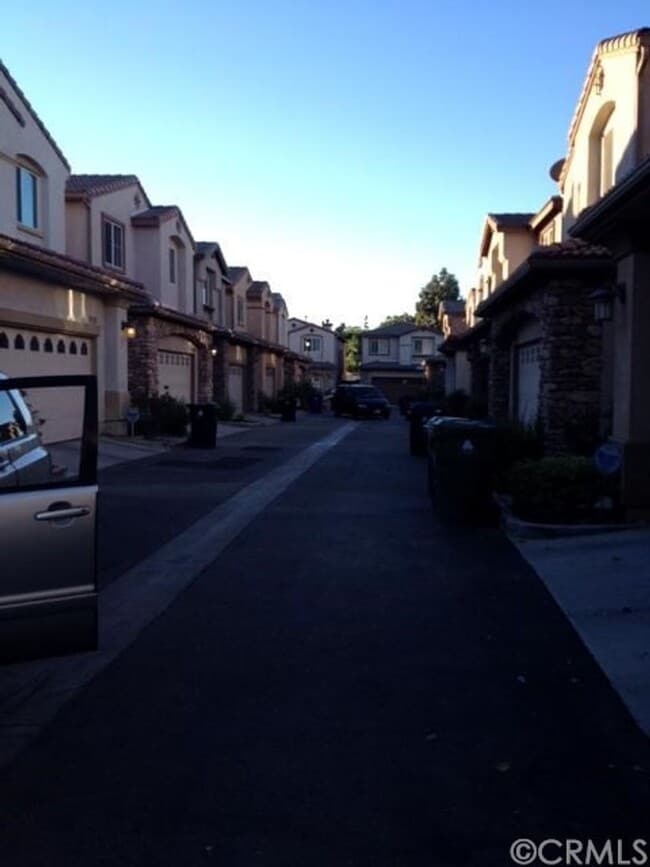 Building Photo - Luxurious 5-Bedroom, 3-Bath Oasis in Prime North Hills!