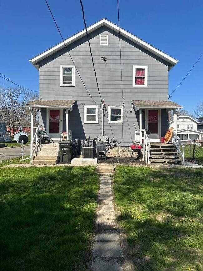 Photo - 736 Seymour Ave