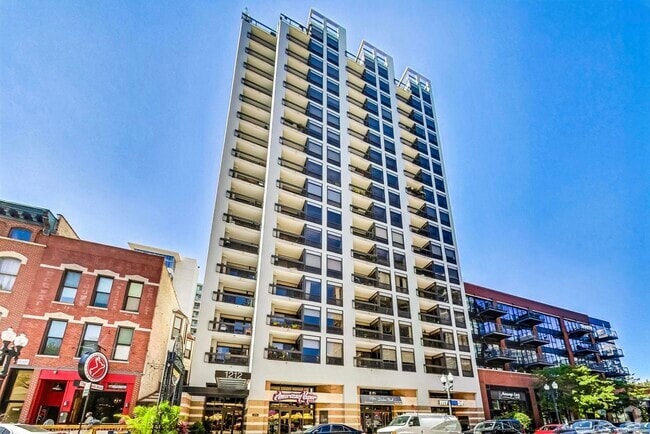 Building Photo - 1212 N Wells St Unit 1606 Rental