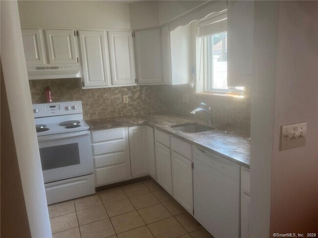 Photo - 10 MacIntosh Ln Unit 10