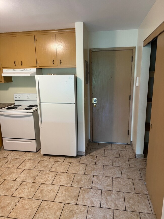 Photo - 1161 St Clair Ave Unit 21