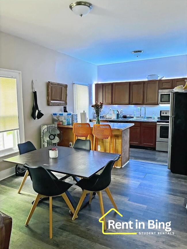 Photo - 72 Walnut St