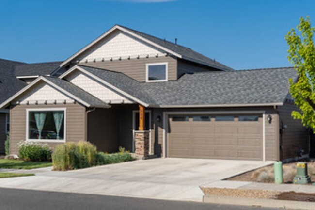 3 Bedroom /2.5 bath in Prineville's Iron H... - 3 Bedroom /2.5 bath in Prineville's Iron H... Casa