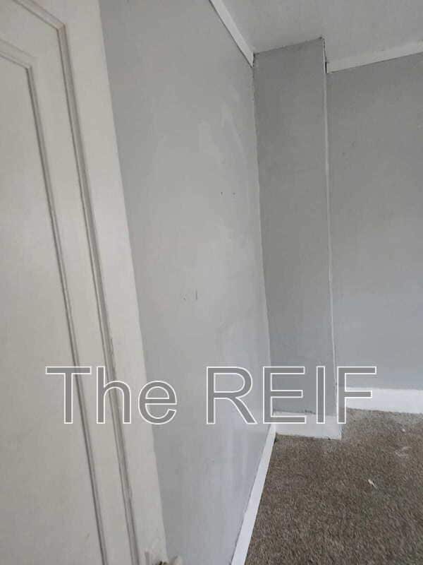 Photo - 1023 Barrie Ave