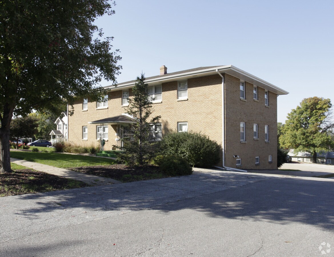 Photo - Reimer Apartments
