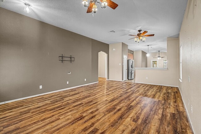 Photo - 630 W Newport Bend