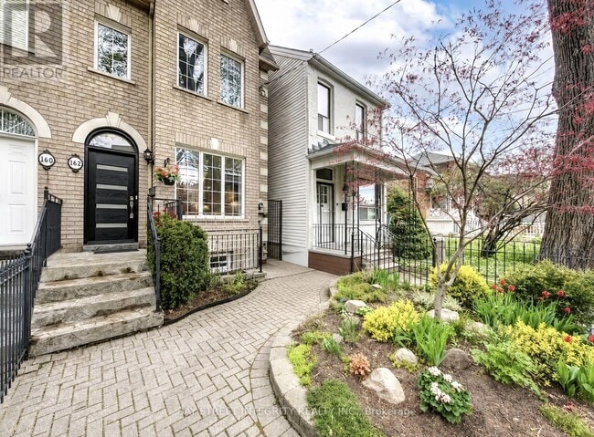 Photo - UPPER 162 CLAREMONT STREET