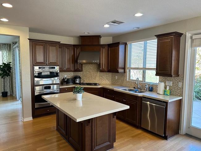 Photo - 11320 Laurelcrest Dr