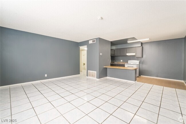 Building Photo - 833 N Bruce St Rental
