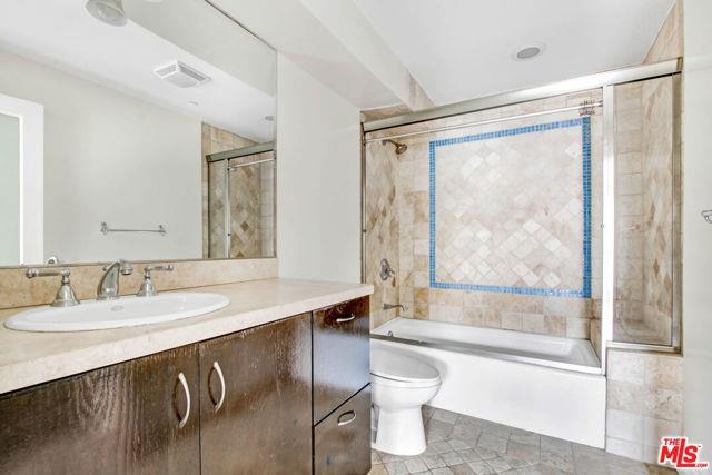 Building Photo - 1096 S Bedford Dr Unit 104 Rental