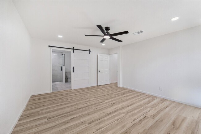 Photo - 3411 80th St