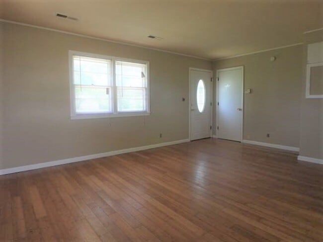 Photo - Nice 3 Bedroom Country House!