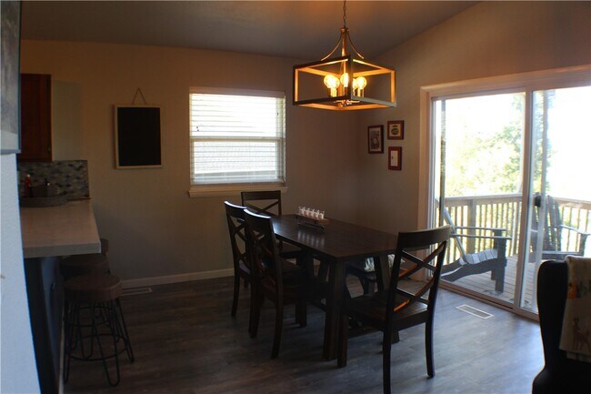 Photo - 4 Tilbury Ln