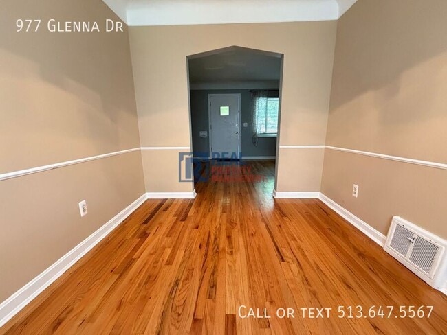 Photo - 977 Glenna Dr