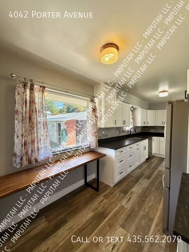 Photo - 4042 Porter Ave