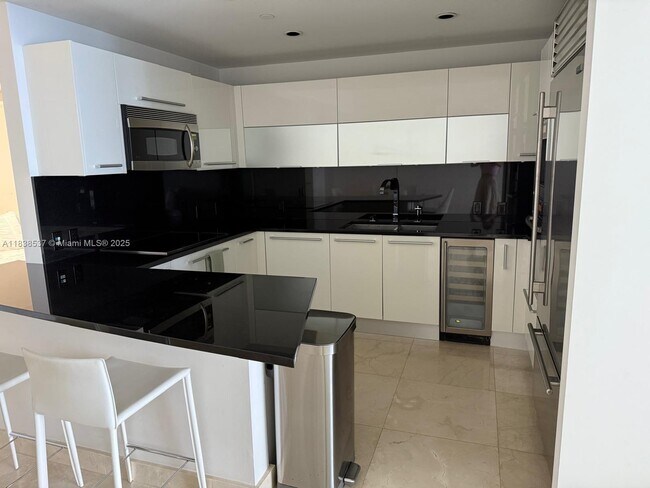 Photo - 17121 Collins Ave Unidad 3506