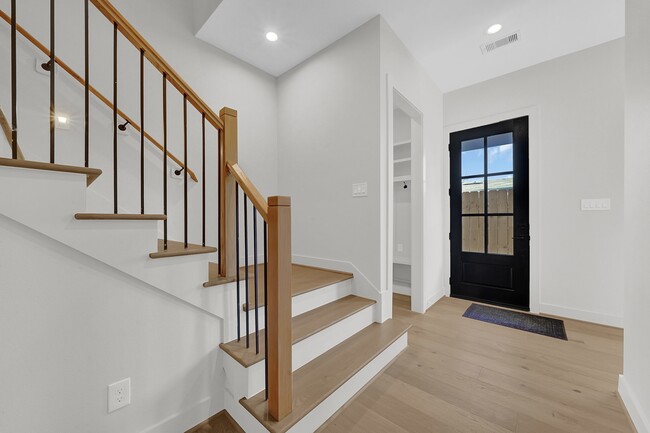 Photo - 3630 Lydia St