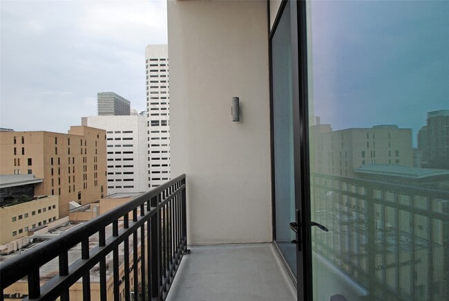 Photo - 1211 Caroline St Unit 1104