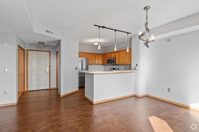 Building Photo - 615 N 1st St Rental