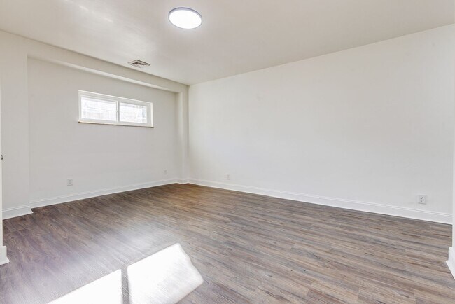 Photo - 2439 Arlington Ave Unit Apt 1