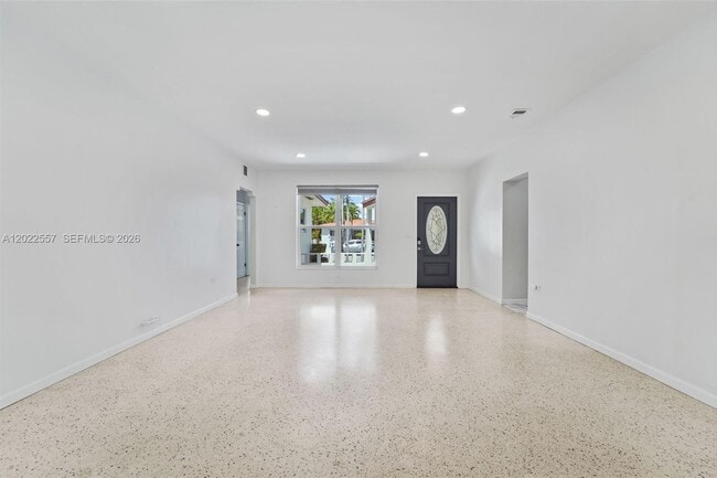 Photo - 8927 Carlyle Ave
