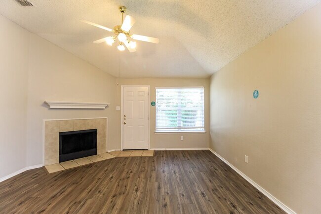 Photo - 833 Beaver Creek Dr