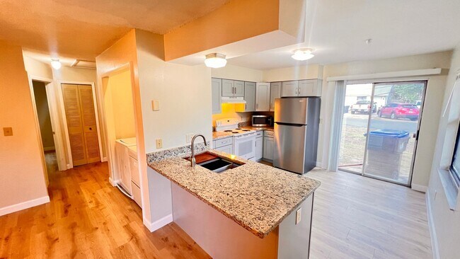 Photo - Spacious 2 Bed / 1 Bath Duplex in West Orl...