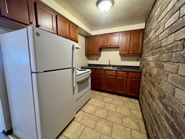 Building Photo - Wonderful 1BR in Lovely Location! Beautifu... Unit 605 Rental