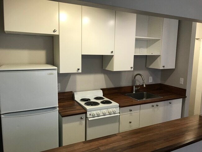 Photo - 2116 Kemper Ln