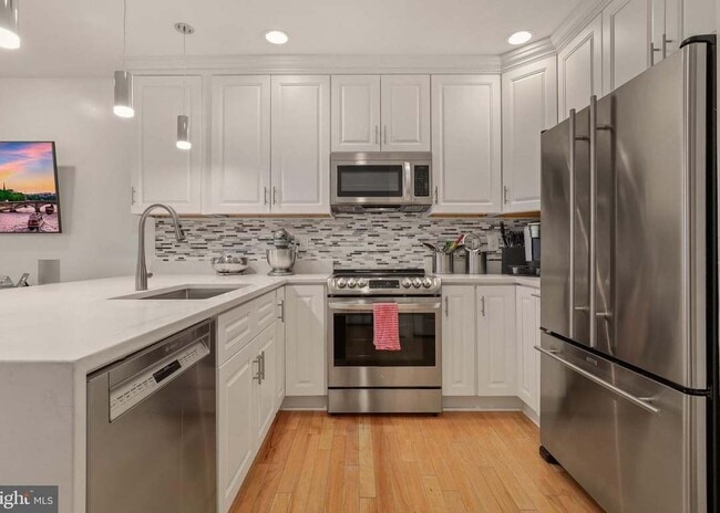 Photo - 11th STREET NW 2-2