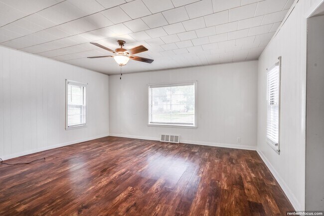 299 E 2nd St Unit 299