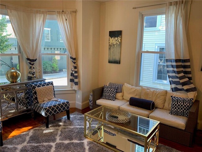 46 Lee Ave Unit 1