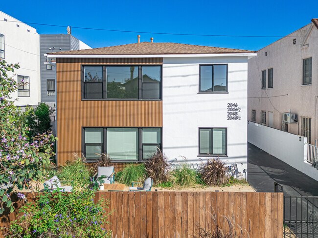 2046 Burnside Ave Unit 2046 1/2