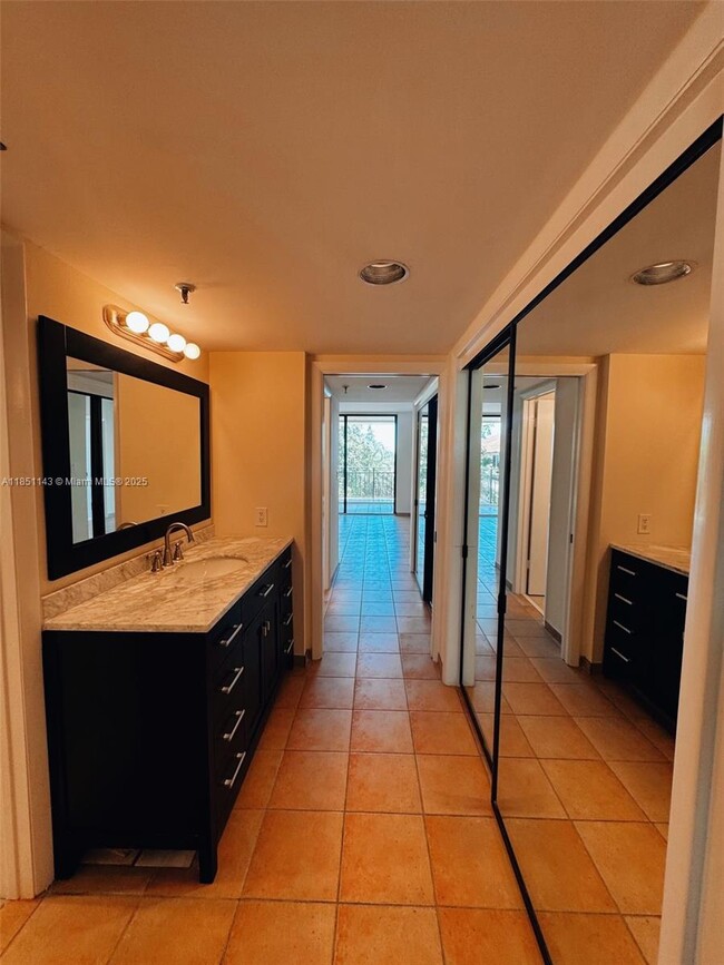 Photo - 1632 S Bayshore Ct