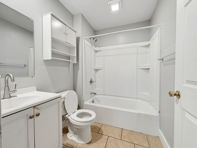 Photo - 828 9th St NW