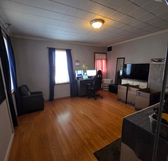 Living Room (First Floor) - 28 Maiden Ln