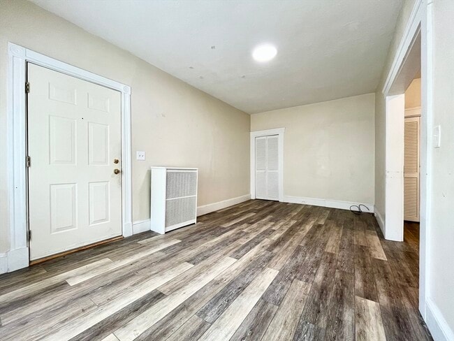 Photo - 285 W Elm St Apartment Unit 2