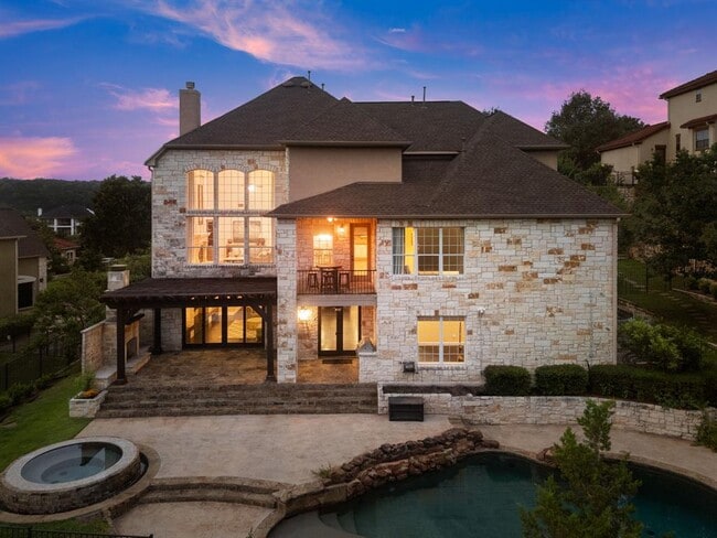 Photo - 121 Burgess Ln