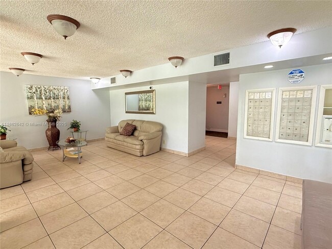 Photo - 2781 Taft St Unit 208