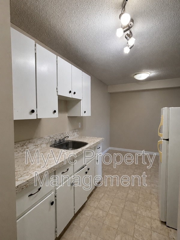 Photo - 9120-9149 149 St Unit One Bed