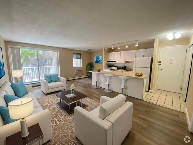 Building Photo - 123 Sewall Ave Unit 1A Rental