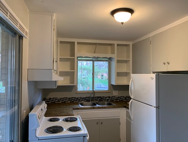 Building Photo - 1100 McHugh St Unit #3