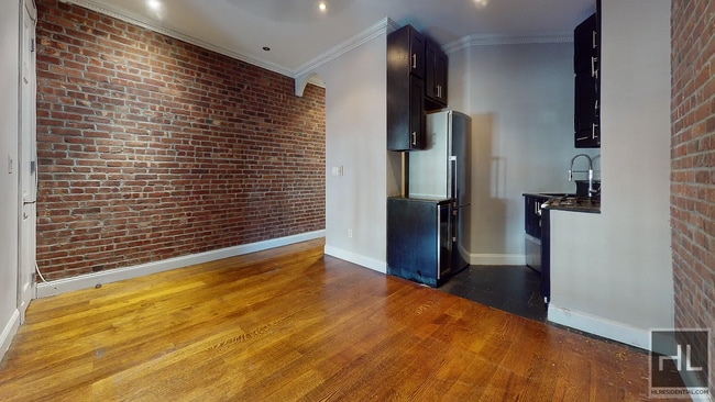 Building Photo - Tenth Avenue Unit 3A Rental