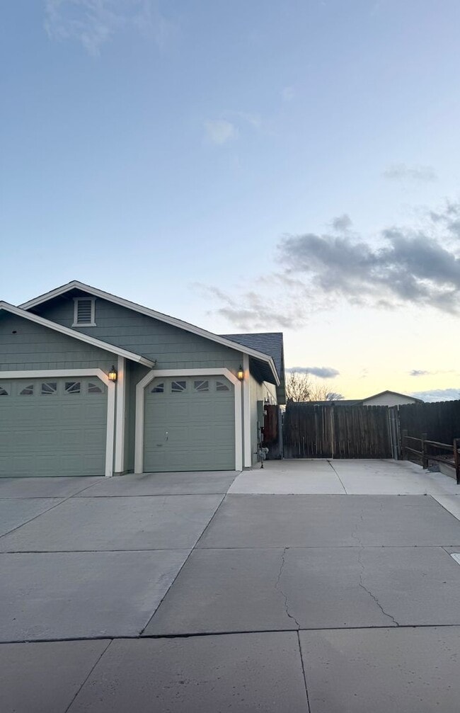 Photo - Charming 5 Bedroom One Story